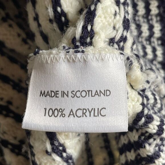 Stewart’s Vintage White & Blue Pullover Crewneck Knit Sweater (Size: Small) - Picture 7 of 12